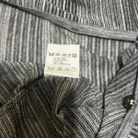 Escada Saks Fifth Avenue Silk gray silver striped Cardigan 34 - Picture 7 of 10